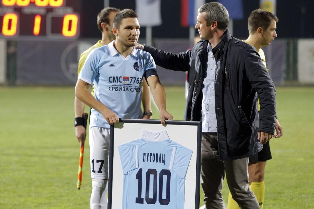 ČIM JE POTPISAO, DOSPEO JE U CENTAR PAŽNJE: Šta će Grobari reći na fotku Aleksandra Lutovca iz detinjstva?