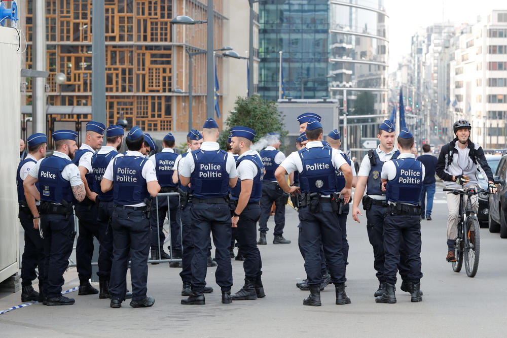 HAOS U BRISELU, VIKAO ALAHU AKBAR I IZBO POLICAJCA PO VRATU: Belgija na nogama posle novog napada!