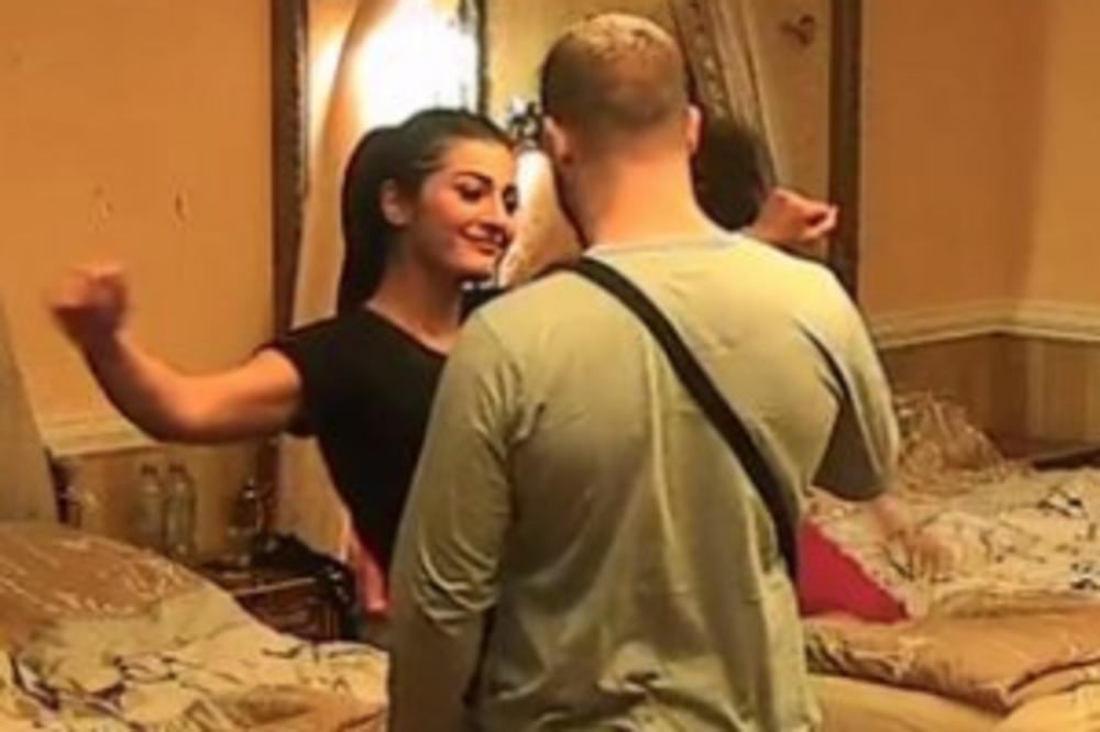 UHVAĆENI NA DELU! Đole i Anđelina razmenjuju nežnosti, sve pršti od STRASTI! (FOTO)