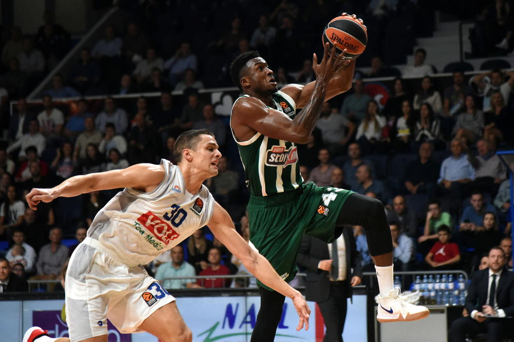 ONAJ ADETOKUMBO JE MAJMUN, ŠTA RADI TAJ KLOVN? Izjava grčkog komentatora u sred TV prenos zbog koje se ide u zatvor