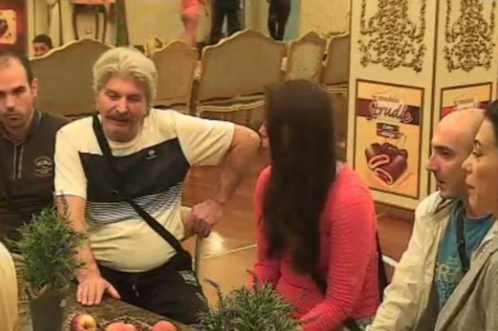 JOŠ JEDNOJ GLEDATELJKI POZLILO ZBOG PAROVA! Kada je videla matorog Ratka da žvalavi Ljubicu...NIJE IZDRŽALA!