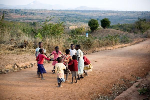 DA LI ZNATE PRAVO ZNAČENJE PESMICE RINGE, RINGE, RAJA? Nije ono što ste mislili, MNOGO JE JEZIVIJE
