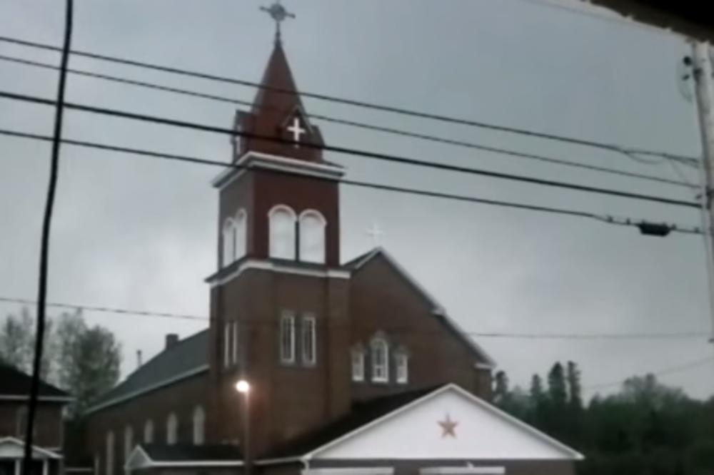 ŽENA OTIŠLA U CRKVU KOJU JE VIDELA U SNU, A TAMO SE DESILO ČUDO: Zapanjila se kada je videla ko je ČEKA