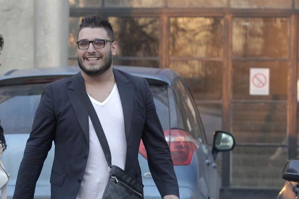 JOŠ UVEK NE MOŽE DA STOJI: Darko Lazić počeo da vežba sa lekarima! A evo kada će izaći sa intezivne nege!