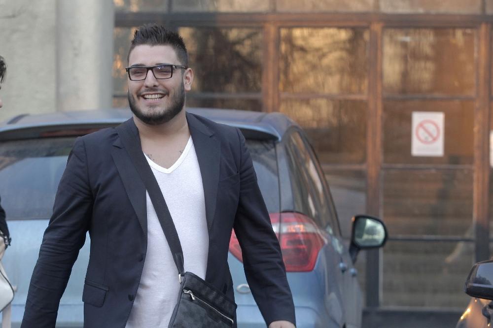 JOŠ UVEK NE MOŽE DA STOJI: Darko Lazić počeo da vežba sa lekarima! A evo kada će izaći sa intezivne nege!