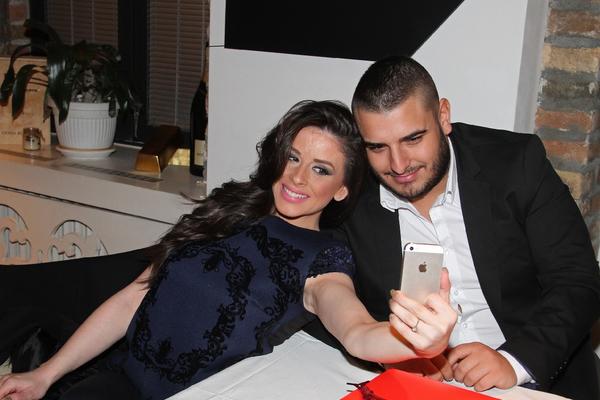 JECAJI, SUZE I KRICI ODJEKUJU BOLNICOM: Darko Lazić u trenucima NARKOMANSKE KRIZE doziva Anu, a onda je kune!