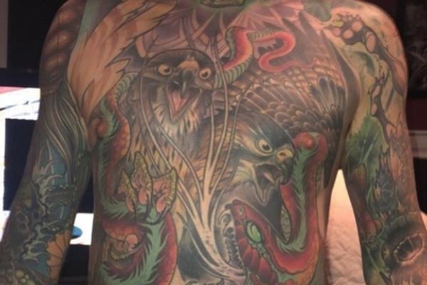 PRE SMRTI, SUPRUG JE OD NJE TRAŽIO DA MU SKINU KOŽU! Ova udovica sada će ispuniti JEZIVU ŽELJU svog muža