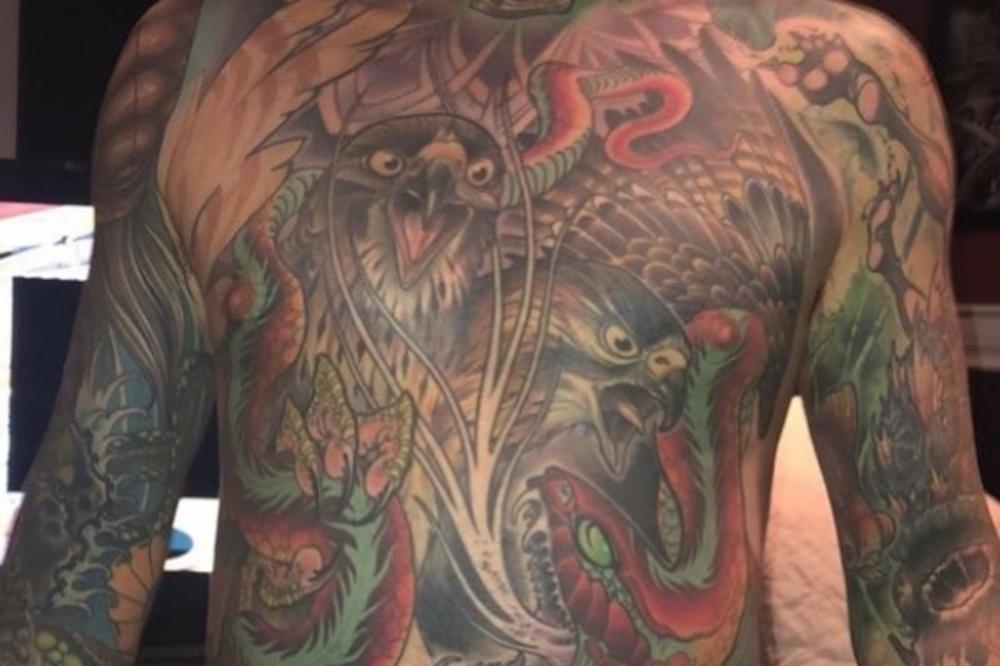 PRE SMRTI, SUPRUG JE OD NJE TRAŽIO DA MU SKINU KOŽU! Ova udovica sada će ispuniti JEZIVU ŽELJU svog muža