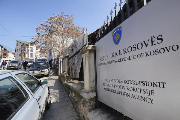 HAPŠENJE NA KOSOVU: Uhvaćeni radnici UNMIK-a u pokušaju PLJAČKE