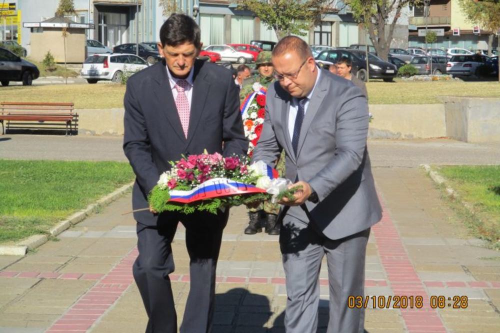 DAN GRADA I DAN OSLOBOĐENJA BORA TRADICIONALNO SE OBELEŽAVA 3. OKTOBRA: Ove godine nagrađeni učenici i vojnici