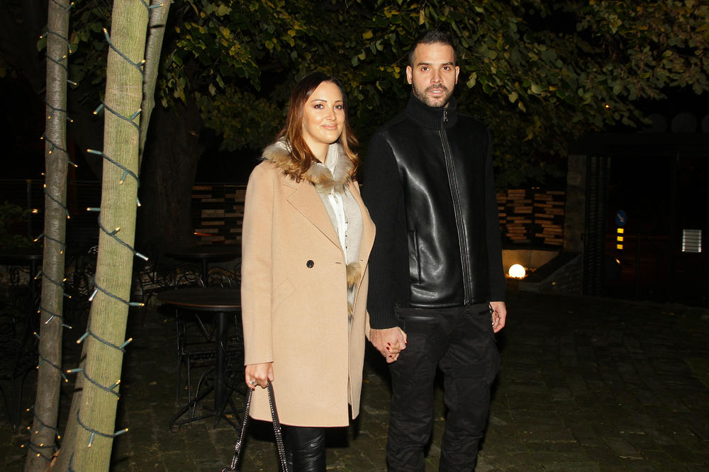 FILIP NA PEJOVIĆEV KONCERT NIJE POVEO PRIJU! Večeras je uradio nešto što nije NIKAD, a pitanje o supruzi izbegao?!