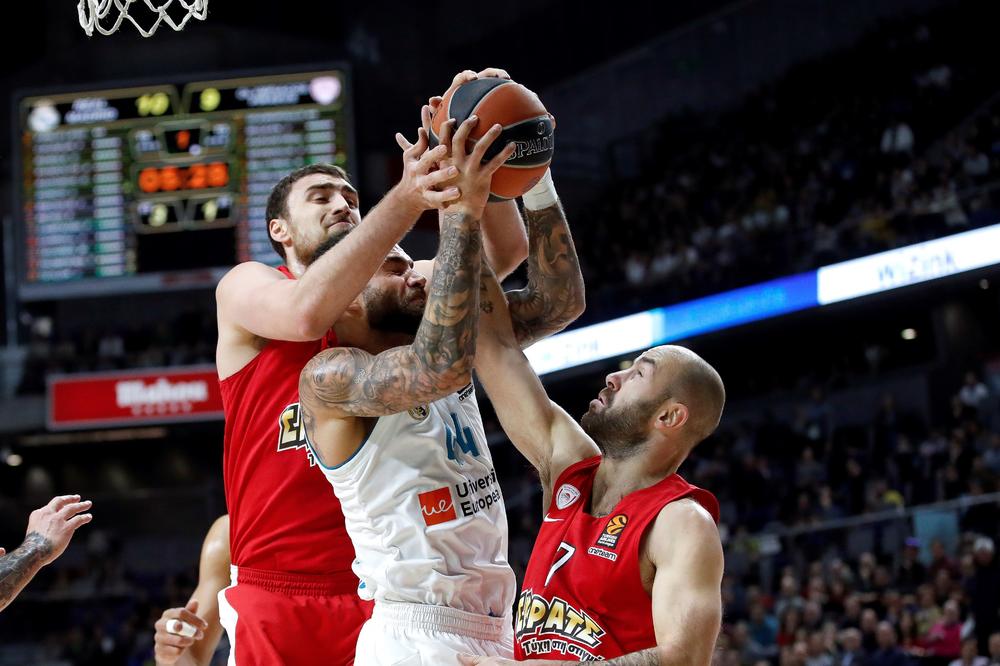 RAMPA MILUTINOVA ZA ŠAMPIONA: Olimpijakos srušio Real, Micićev Efes perfektan, Veseli i Gudurić izrešetali Makabi