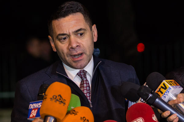 POČEO RAT MEĐU ALBANCIMA ZBOG TAKSI ZA BEOGRAD: Ovaj čovek je GLAVNA META JASTREBOVA IZ PRIŠTINE!