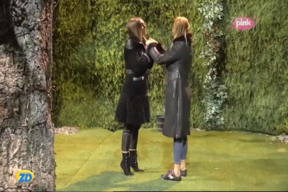 SVI SU SE FOKUSIRALI NA SUSRET, ALI NIKO NIJE PRIMETIO JEDAN DETALJ: Anabela je u Lunine ruke stavila NEŠTO (VIDEO)