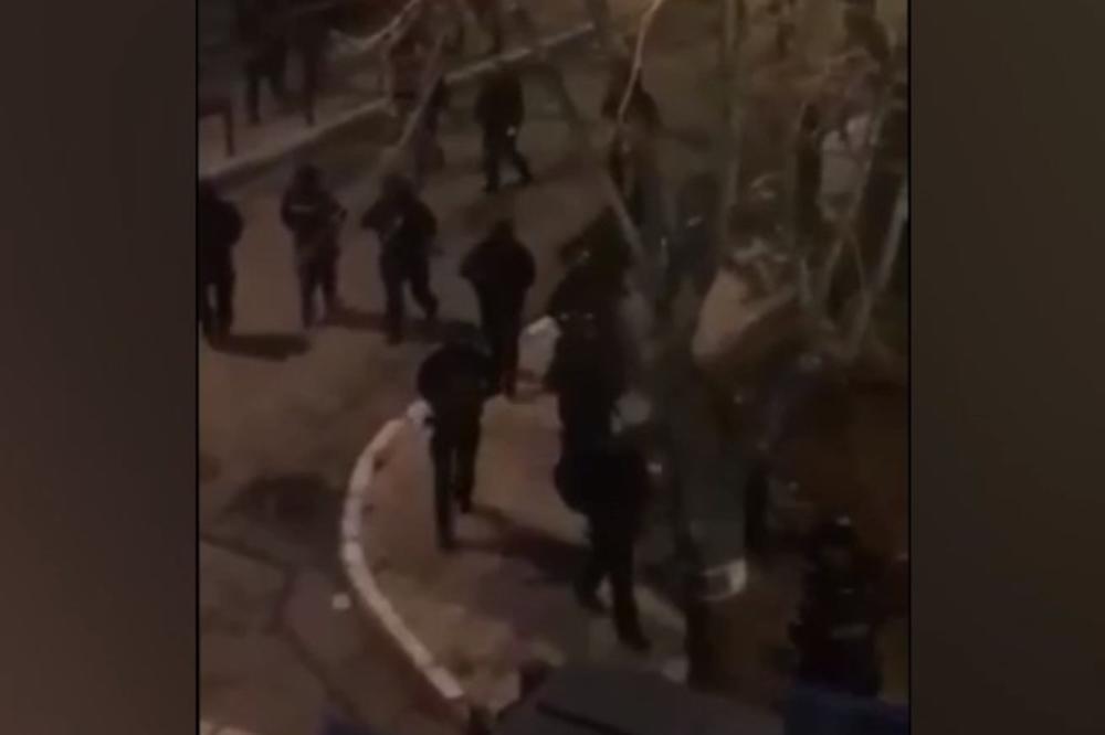 RAFALI ODZVANJALI KOSOVSKOM MITROVICOM, PUCNJI PRESTRAVILI SRBE! ROSU pravili haos, tenzija na ulicama! (VIDEO)