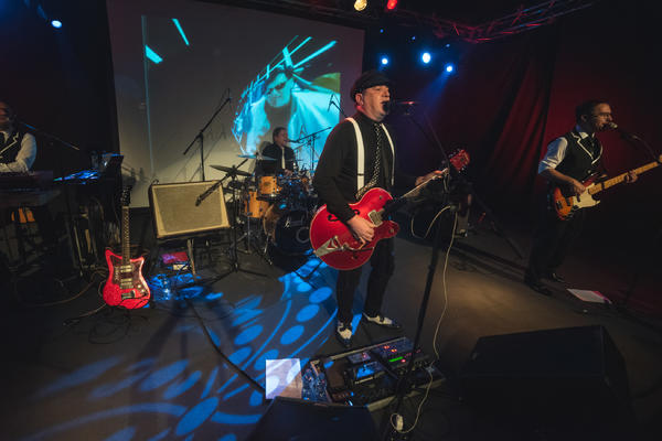 Neno Belan odsvirao dvoipočasovni koncert u Amerikani, pa najavio novi za Dan zaljubljenih