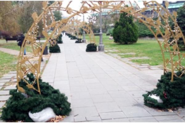 KAMUFLAŽA IDEALNO REŠENJE ZA DŽAKOVE PUNE PESKA: JKP Javno osvetljenje ima genijalnu ideju!