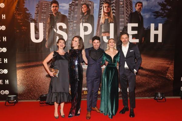 Održana ekskluzivna pretpremijera serije USPEH, u režiji oskarovca Denisa Tanovića