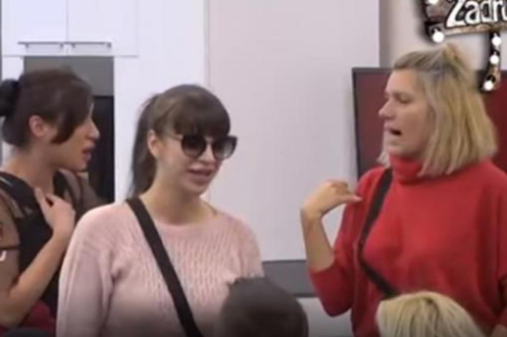 JURILE SE NOŽEVIMA I PRAVILE HAOS: Jelena i Rebeka u PAKLENOJ epizodi! OVIM UŽASIMA NEMA KRAJA! (VIDEO)