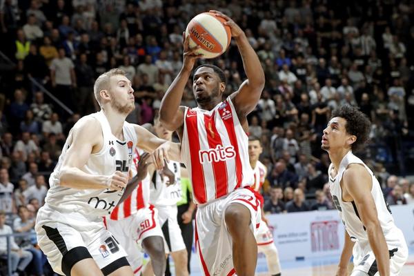 PROMENA DRESOVA NAM NIJE DONELA SREĆU: Regland pohvalio Grobare, pa otkrio šta je pričao sa Trinkijerijem!