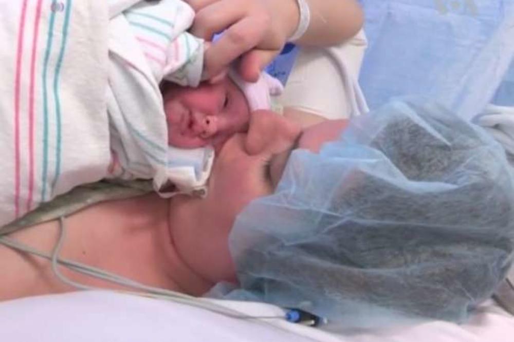 MAJKA JE DVA PUTA RODILA ISTU BEBU: Tokom ultrazvuka otkrivena velika OPASNOST, pa lekari izveli ČUDO! (VIDEO)