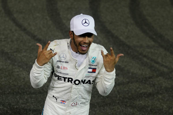 OVA TITULA JE ZA LAUDU: Hamilton emotivno posvetio šampionat preminuloj legendi!