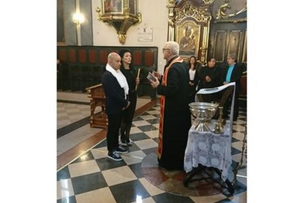 VENDI KRSTI MILIJA U CRKVI U ZEMUNU: Pogledajte kako izgleda kada Vendi postane duhovni VOĐA