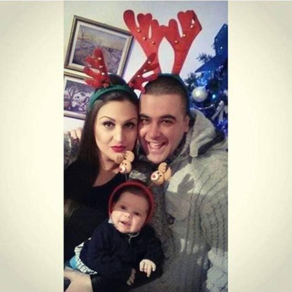 Jovana Radovanović Lukić sa porodicom  