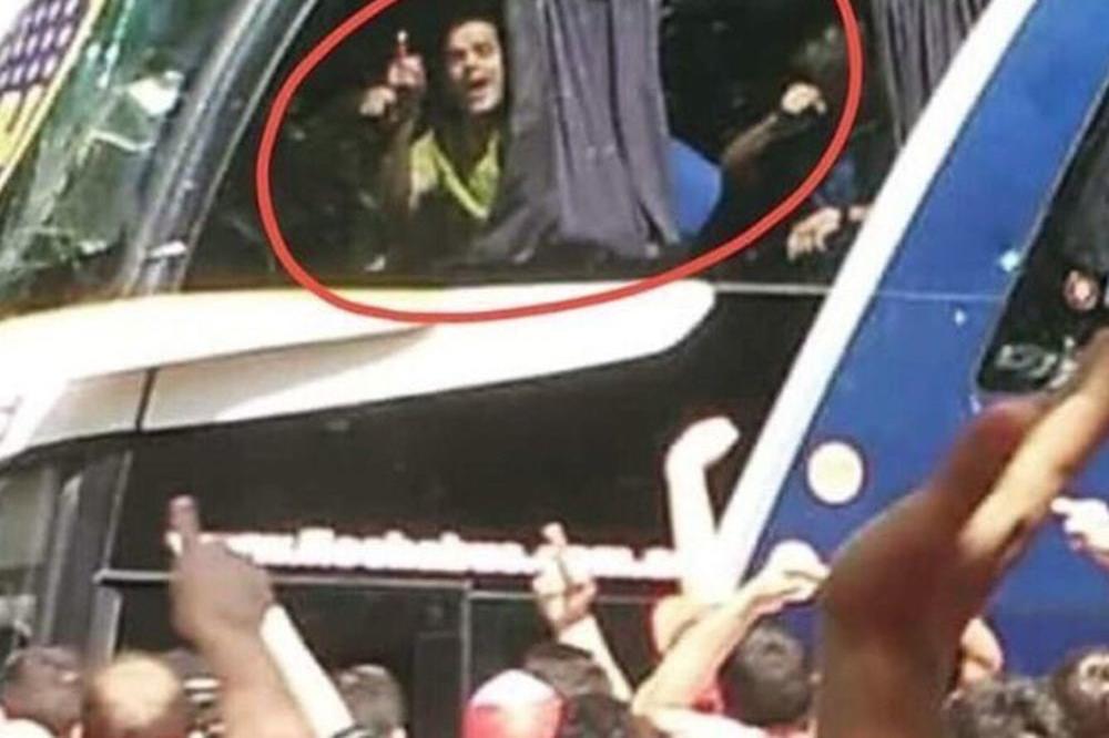 ZA SVE JE KRIV BIVŠI IGRAČ REALA: Razularena masa navijača Rivera je htela da linčuje igrače Boke zbog njega!