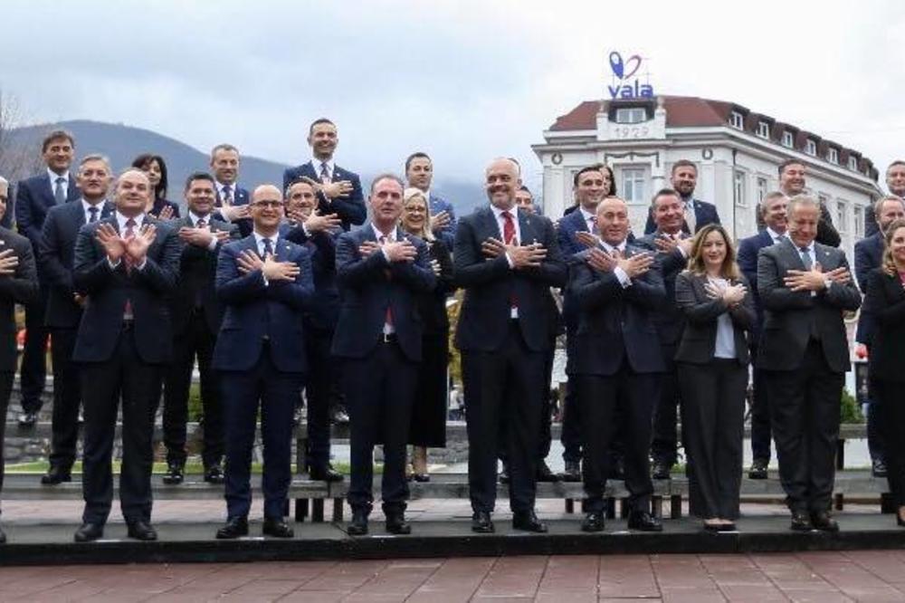 HARADINAJ I RAMA POSLALI NAJOGAVNIJU PORUKU SRBIMA! Niko na Kosovu posle ove fotografije neće mirno spavati