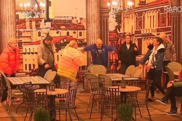 LUDA ŽURKA U VILI PAROVA: Svi TAKMIČARI su na NOGAMA! (FOTO)