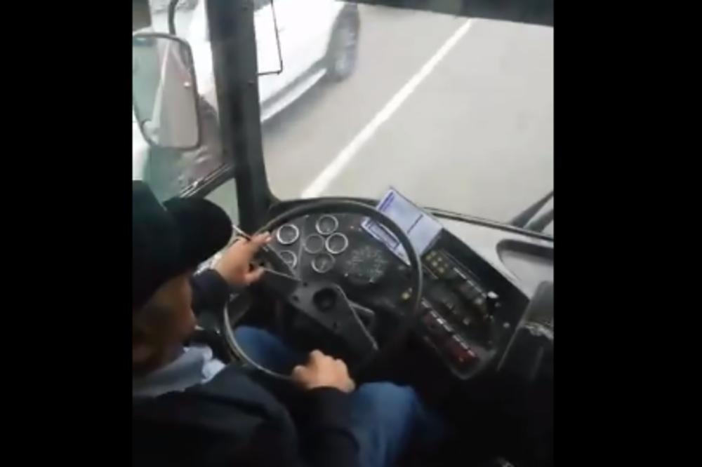 PUTNICI JOŠ JEDNOM PRISUSTVOVALI BAHATOSTI VOZAČA GSP: Nećete verovati šta je ovog puta posredi! (VIDEO)