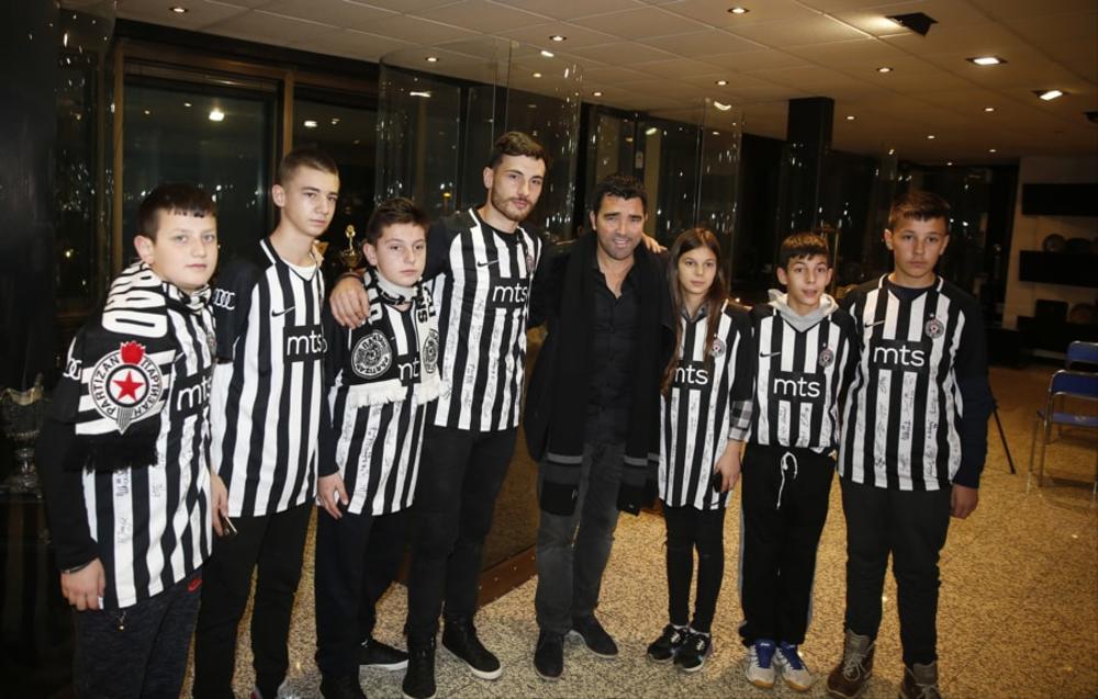 Deca sa legendarnim Dekom  