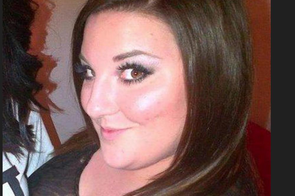 UČENICI ISKOPALI NEVALJALU PROŠLOST PROFESORKE: Pronašli njene vrele fotografije, pa je dobila OTKAZ! (FOTO)