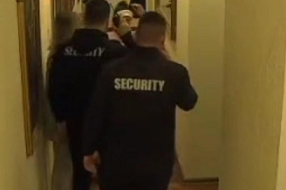 OPSADNO STANJE U PAROVIMA: Obezbeđenje opkolilo vilu zbog NASILJA NAD ŽENOM