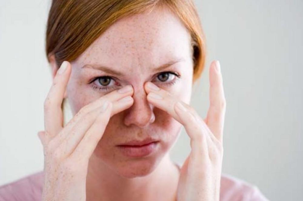 TRI UZROKA SINUSITISA! Ovo su najčešće navike koje dovode do upale sinusa, a vi ih uporno PRAKTIKUJETE