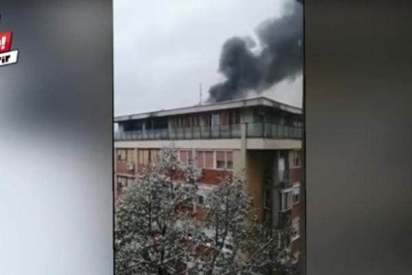 CELA ZGRADA U PLAMENU!  Požar izbio u privatnoj kući u Kragujevcu, prizor je JEZIV! (FOTO) (VIDEO)