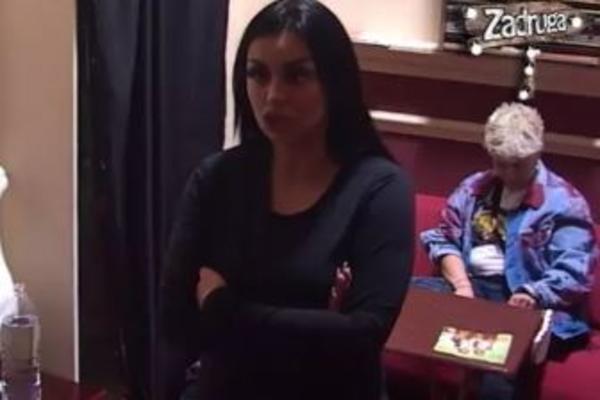 NIJE MOGLA DA ISKONTROLIŠE BES: Zerina utrčala u studio i napravila HAOS! (FOTO)