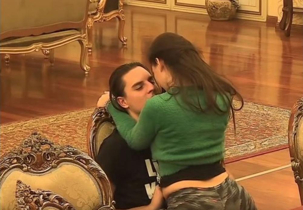 Kadra i Bels se uživeli  