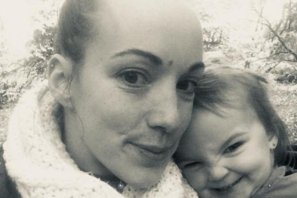 OSTAVILA JE DETE U AUTU, POSLE 3 MINUTA GA NIJE BILO! Kada je shvatila šta se desilo, bilo je prekasno