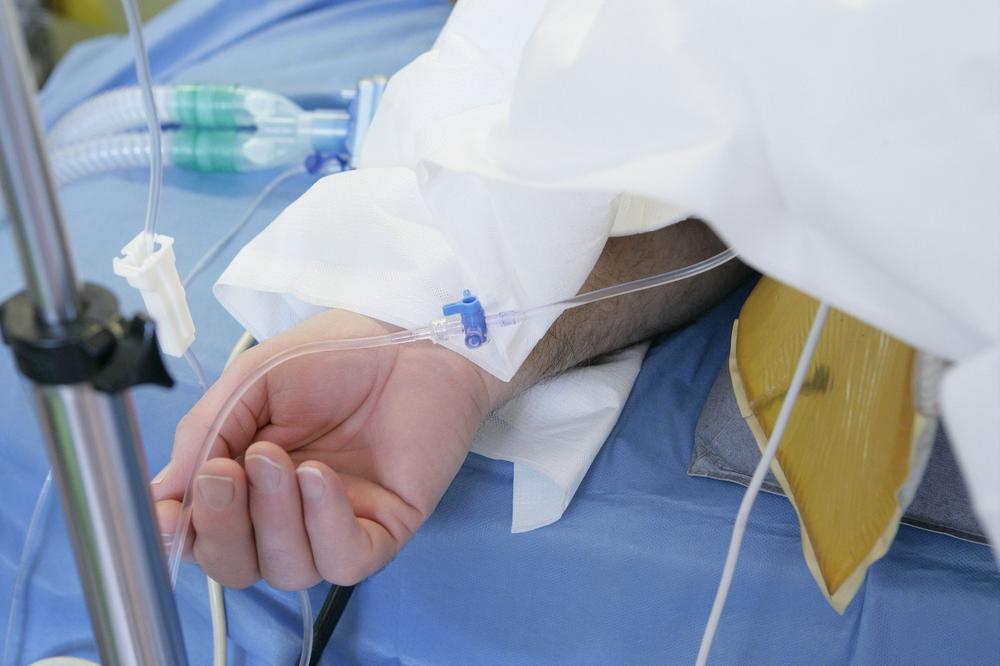 MUŠKARCI BUDITE OPREZNI: Evo koji su PRVI simptomi raka prostate, NE IGNORIŠITE IH!