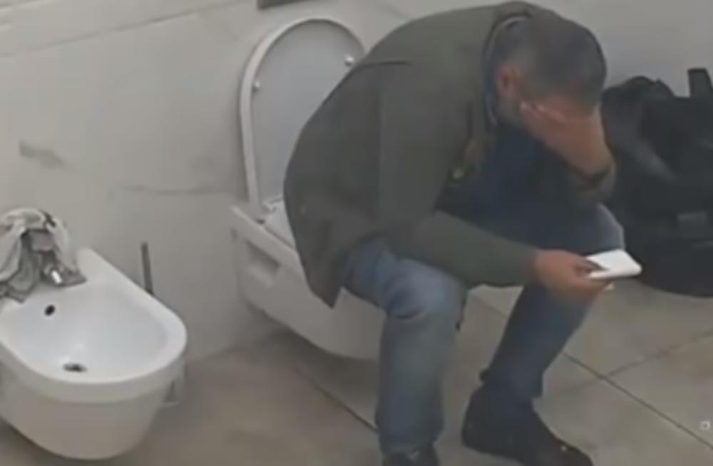 Miki ne zna šta će sa sobom  