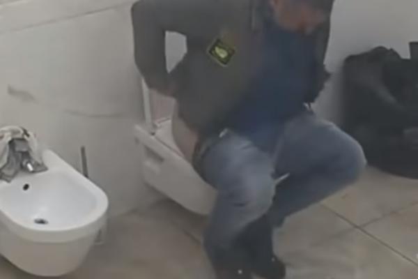 MIKI DOBIO PROLIV ZBOG SNIMKA SA SUZANOM: Prvo mu skočio PRITISAK, pa onda završio na WC šolji! NAMUČIO SE! (VIDEO)