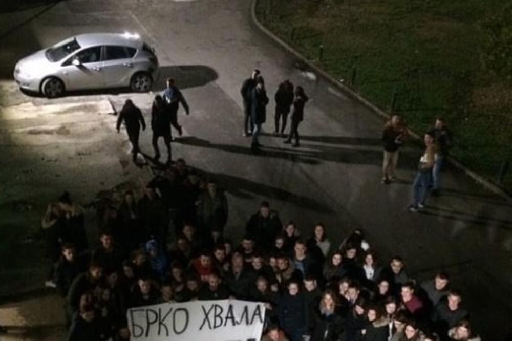 BRKO, HVALA... Ovako je u penziju ispraćen omiljeni portir u Novom Sadu (FOTO)