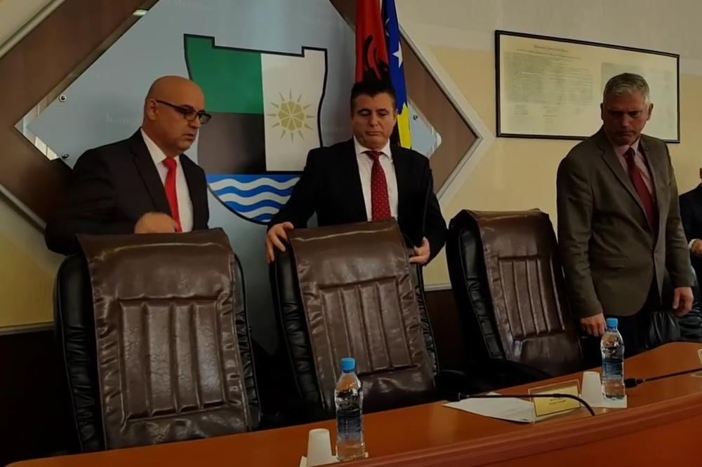 ALBANCI JURIŠAJU KA SEVERU KOSOVA - HOĆE JEDINSTVENU MITROVICU! Sramna odluka skupštine zabrinula je sve Srbe