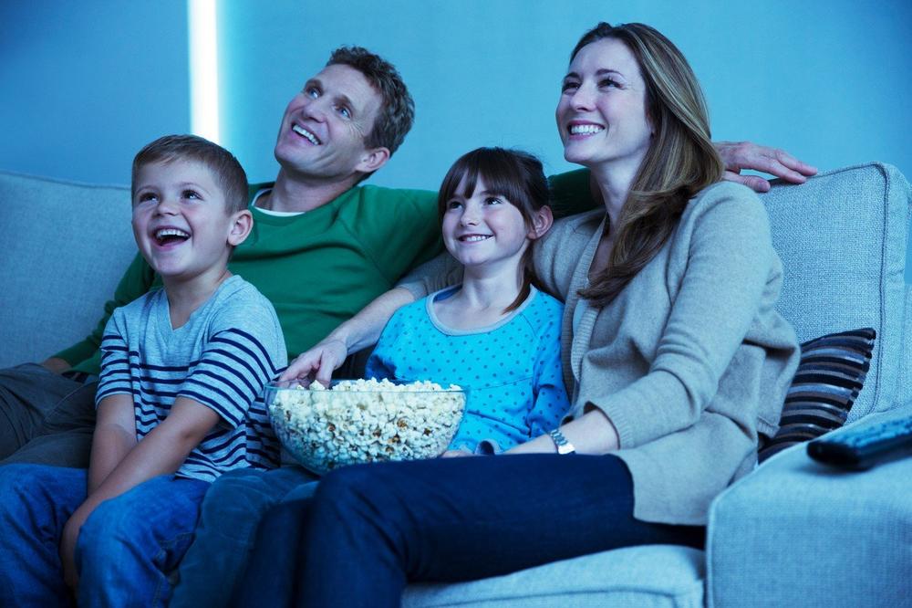 UŽIVANJE ZA CELU PORODICU: Na ovaj jednostavan način napravite bioskop u svom domu