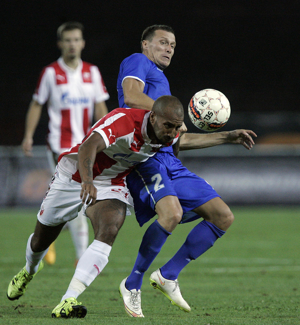 Džošua Parker je opet ocrnio Crvenu zvezdu  