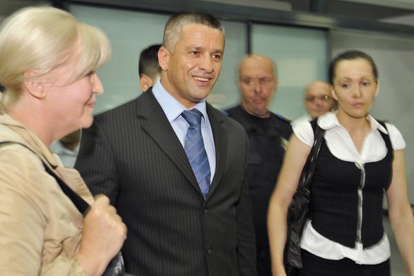 NASER ORIĆ NAKON OSLOBAĐANJA: Tvrdi da je proces bio montiran, a poslao je i poruku SRBIMA! ZGRANUĆETE SE!