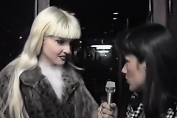 OVAKO JE IZGLEDALA JELENA KARLEUŠA BEZ ESTETSKIH OPERACIJA! Prvi nastup pevačice koji bi SPALILA da može