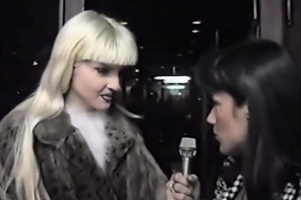 OVAKO JE IZGLEDALA JELENA KARLEUŠA BEZ ESTETSKIH OPERACIJA! Prvi nastup pevačice koji bi SPALILA da može